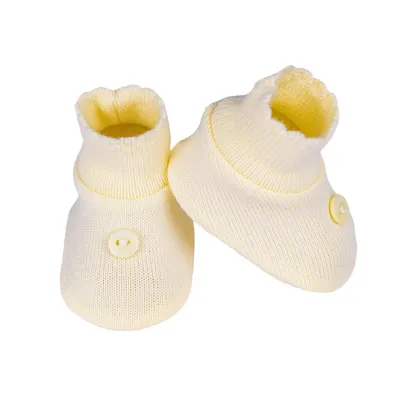 Sapatinho Bebê Sanches Acrílico Com Detalhe Botão Sapatinho Bebê Sanches Acrílico Com Detalhe Botão